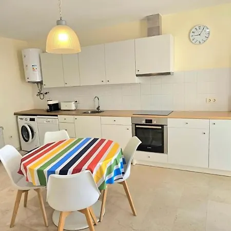 Oliver House Вилла *