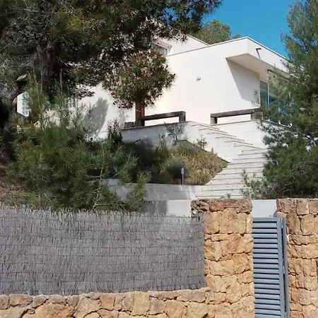 Oliver House Villa *