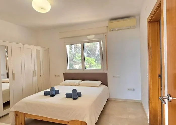 Oliver House *